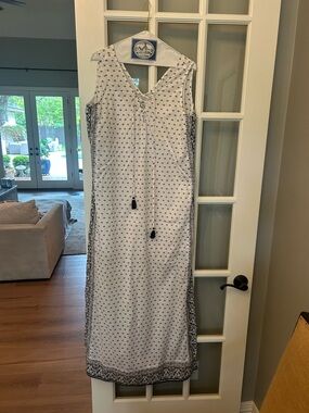 Vineyard Vines White Maxi Dress with Navy Tassel Detail